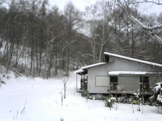 長野県菅平高原 ゆたか山荘 西側(坂上) 2026/01/05 14:45