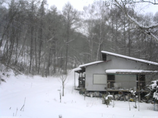長野県菅平高原 ゆたか山荘 西側(坂上) 2026/01/05 15:15