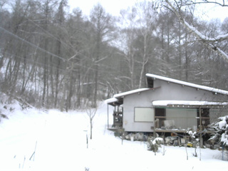 長野県菅平高原 ゆたか山荘 西側(坂上) 2026/01/05 16:00