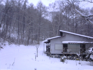 長野県菅平高原 ゆたか山荘 西側(坂上) 2026/01/05 16:15