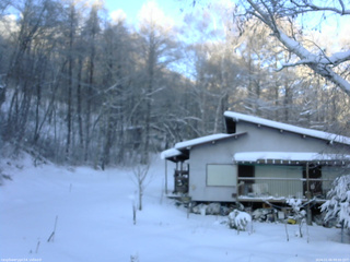 長野県菅平高原 ゆたか山荘 西側(坂上) 2026/01/06 08:00