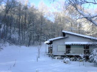 長野県菅平高原 ゆたか山荘 西側(坂上) 2026/01/06 08:30
