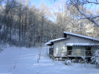 長野県菅平高原 ゆたか山荘 西側(坂上) 2026/01/06 08:45