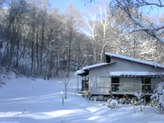 長野県菅平高原 ゆたか山荘 西側(坂上) 2026/01/06 09:00