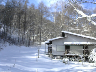 長野県菅平高原 ゆたか山荘 西側(坂上) 2026/01/06 11:15