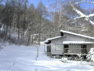 長野県菅平高原 ゆたか山荘 西側(坂上) 2026/01/06 11:30