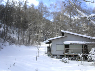 長野県菅平高原 ゆたか山荘 西側(坂上) 2026/01/06 12:45