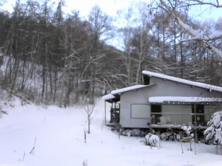 長野県菅平高原 ゆたか山荘 西側(坂上) 2026/01/06 14:30