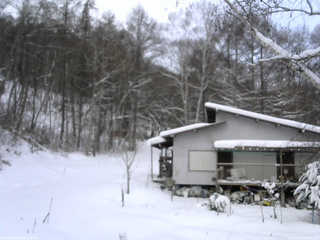 長野県菅平高原 ゆたか山荘 西側(坂上) 2026/01/07 08:00