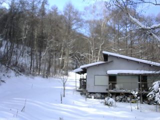 長野県菅平高原 ゆたか山荘 西側(坂上) 2026/01/07 13:00