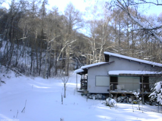 長野県菅平高原 ゆたか山荘 西側(坂上) 2026/01/07 13:30