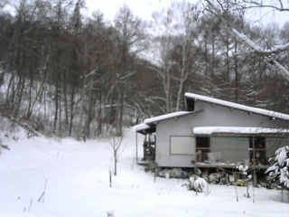 長野県菅平高原 ゆたか山荘 西側(坂上) 2026/01/08 08:30