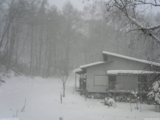 長野県菅平高原 ゆたか山荘 西側(坂上) 2026/01/08 09:15
