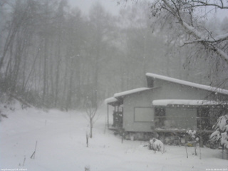 長野県菅平高原 ゆたか山荘 西側(坂上) 2026/01/08 09:45