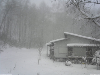 長野県菅平高原 ゆたか山荘 西側(坂上) 2026/01/08 10:00