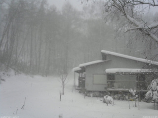 長野県菅平高原 ゆたか山荘 西側(坂上) 2026/01/08 10:15