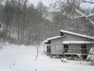 長野県菅平高原 ゆたか山荘 西側(坂上) 2026/01/08 15:00