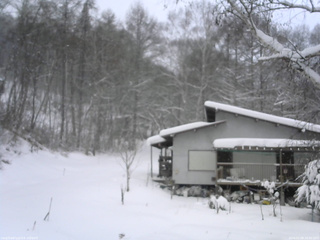 長野県菅平高原 ゆたか山荘 西側(坂上) 2026/01/08 16:00