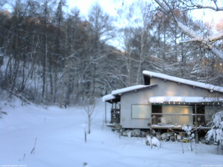 長野県菅平高原 ゆたか山荘 西側(坂上) 2026/01/09 07:15