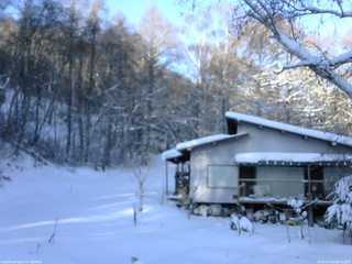 長野県菅平高原 ゆたか山荘 西側(坂上) 2026/01/09 08:15