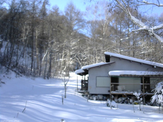 長野県菅平高原 ゆたか山荘 西側(坂上) 2026/01/09 12:45