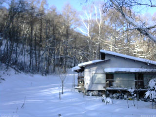 長野県菅平高原 ゆたか山荘 西側(坂上) 2026/01/10 08:45