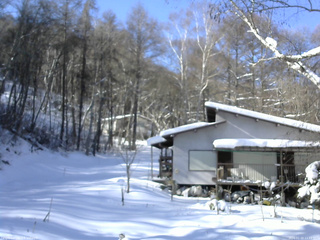 長野県菅平高原 ゆたか山荘 西側(坂上) 2026/01/10 11:15