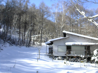 長野県菅平高原 ゆたか山荘 西側(坂上) 2026/01/10 11:30