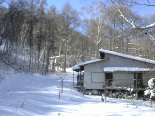 長野県菅平高原 ゆたか山荘 西側(坂上) 2026/01/10 11:45