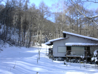 長野県菅平高原 ゆたか山荘 西側(坂上) 2026/01/10 12:45