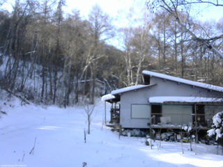 長野県菅平高原 ゆたか山荘 西側(坂上) 2026/01/10 13:45