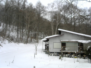 長野県菅平高原 ゆたか山荘 西側(坂上) 2026/01/11 08:30
