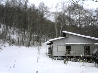 長野県菅平高原 ゆたか山荘 西側(坂上) 2026/01/11 12:30