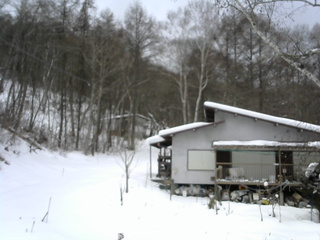 長野県菅平高原 ゆたか山荘 西側(坂上) 2026/01/11 14:00