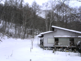 長野県菅平高原 ゆたか山荘 西側(坂上) 2026/01/11 14:15