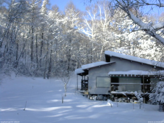 長野県菅平高原 ゆたか山荘 西側(坂上) 2026/01/12 09:00