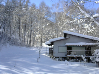 長野県菅平高原 ゆたか山荘 西側(坂上) 2026/01/12 12:15