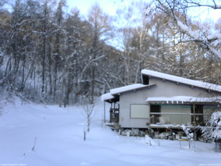 長野県菅平高原 ゆたか山荘 西側(坂上) 2026/01/13 08:00