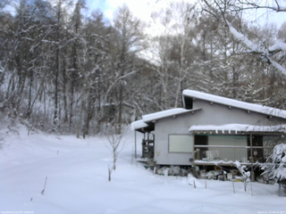 長野県菅平高原 ゆたか山荘 西側(坂上) 2026/01/13 08:15