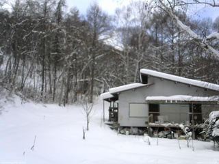 長野県菅平高原 ゆたか山荘 西側(坂上) 2026/01/13 12:15