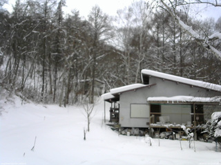 長野県菅平高原 ゆたか山荘 西側(坂上) 2026/01/13 12:45