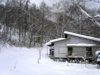 長野県菅平高原 ゆたか山荘 西側(坂上) 2026/01/13 15:30