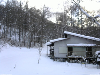 長野県菅平高原 ゆたか山荘 西側(坂上) 2026/01/13 16:00