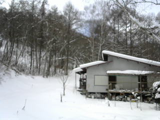 長野県菅平高原 ゆたか山荘 西側(坂上) 2026/01/14 11:45