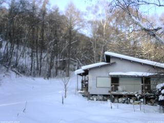 長野県菅平高原 ゆたか山荘 西側(坂上) 2026/01/15 08:15