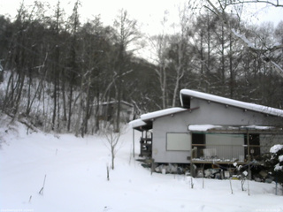 長野県菅平高原 ゆたか山荘 西側(坂上) 2026/01/15 15:45