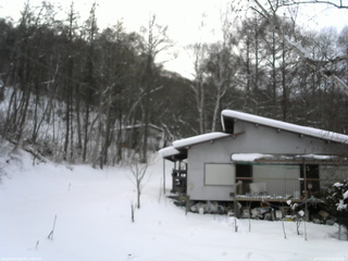 長野県菅平高原 ゆたか山荘 西側(坂上) 2026/01/15 16:15