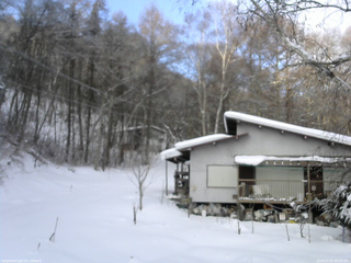 長野県菅平高原 ゆたか山荘 西側(坂上) 2026/01/16 08:00