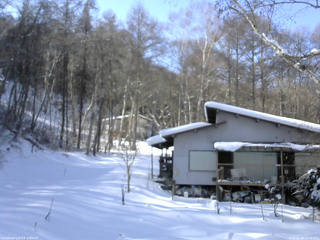 長野県菅平高原 ゆたか山荘 西側(坂上) 2026/01/16 12:30