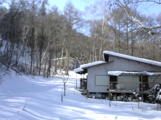 長野県菅平高原 ゆたか山荘 西側(坂上) 2026/01/16 12:45